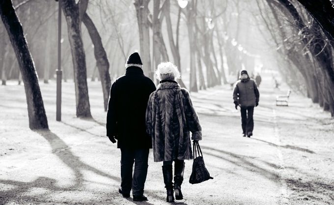 How to Keep the Elderly Warm During Cold Season